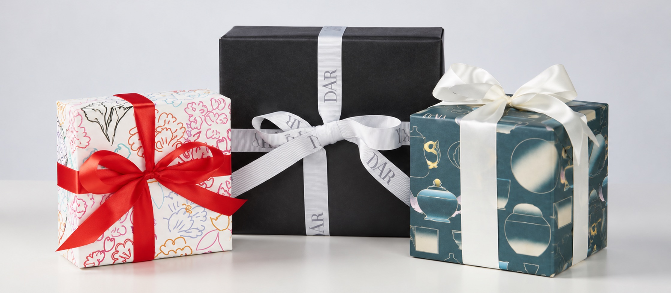 Подарки в фирменной упаковке The Dar Store
