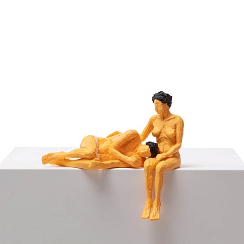 Скульптура Love is a verb Theo & Elena